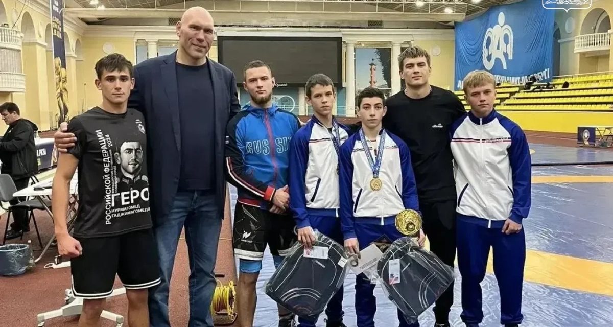 Белгородские борцы взяли золото и четыре бронзы на всероссийских соревнованиях в Санкт-Петербурге