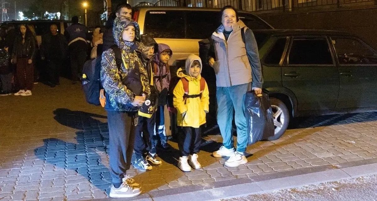 Сто белгородцев из многодетных семей уехали на две недели к морю в Абхазию