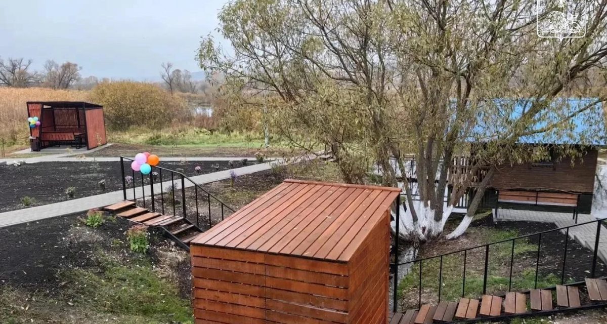 В хуторе Черновка у целебного родника открыли зону отдыха с купелью и часовней
